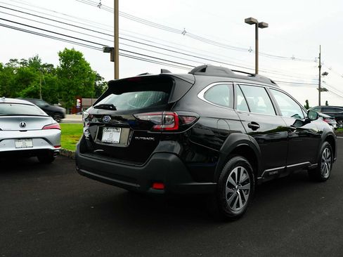 Used 2025 Subaru Outback AWD/4WD image 7