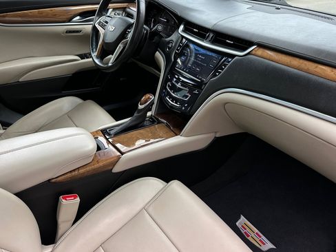 Used 2019 Cadillac XTS Luxury image 14