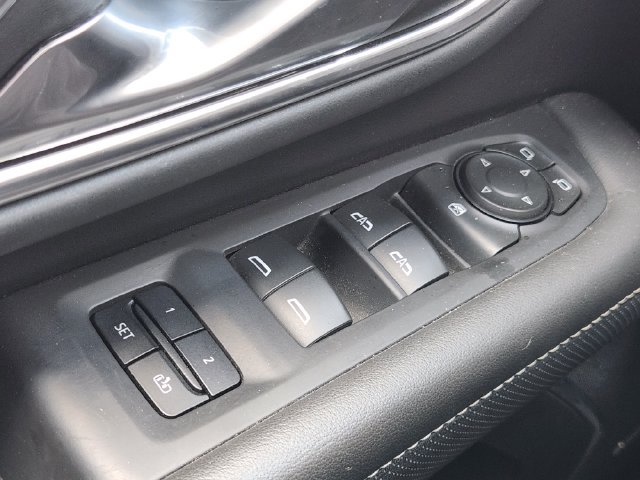 Used 2023 GMC Yukon XL SLT AWD/4WD image 22