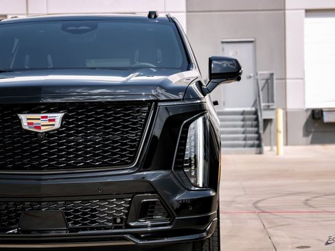 Used 2026 Cadillac Escalade V w/ LPO, Floor Liner Package image 26