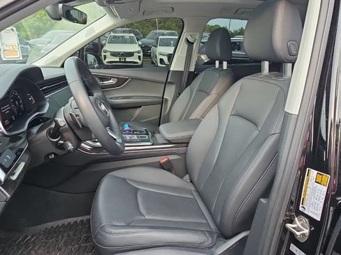 Used 2023 Audi Q7 3.0T Premium Plus AWD/4WD image 3