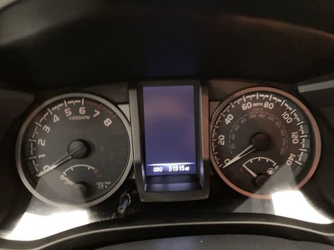 Used 2019 Toyota Tacoma TRD Off-Road image 23