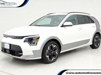 Used 2024 Kia Niro Wave w/ Wave Preserve Package
