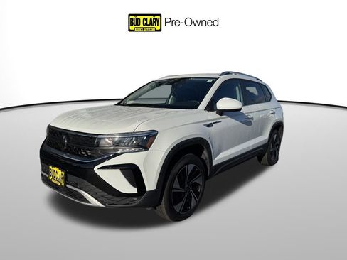 Used 2024 Volkswagen Taos SE image 1