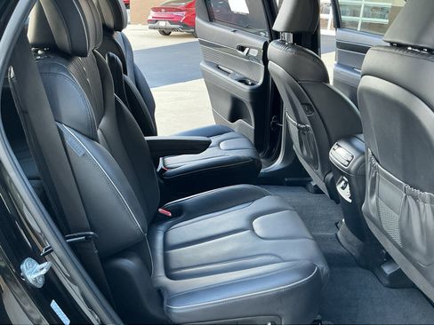 Used 2023 Hyundai Palisade Calligraphy w/ Cargo Package image 17