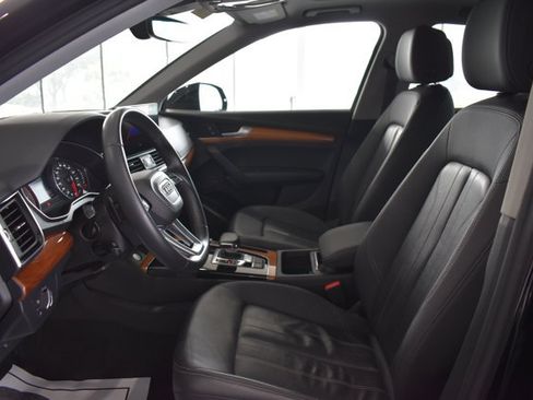 Used 2021 Audi Q5 2.0T Premium w/ Convenience Package AWD/4WD image 10