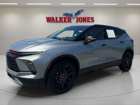 Used 2024 Chevrolet Blazer LT w/ Redline Edition FWD image 3
