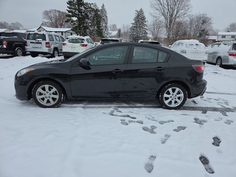 Used 2011 MAZDA MAZDA3 i Touring image 10