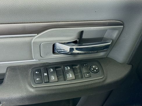 Used 2021 RAM 1500 Classic SLT image 23