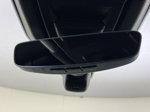 Used 2024 Porsche Cayenne w/ Technology Package image 35