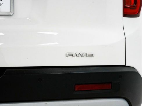 Used 2023 GMC Acadia SLT image 31