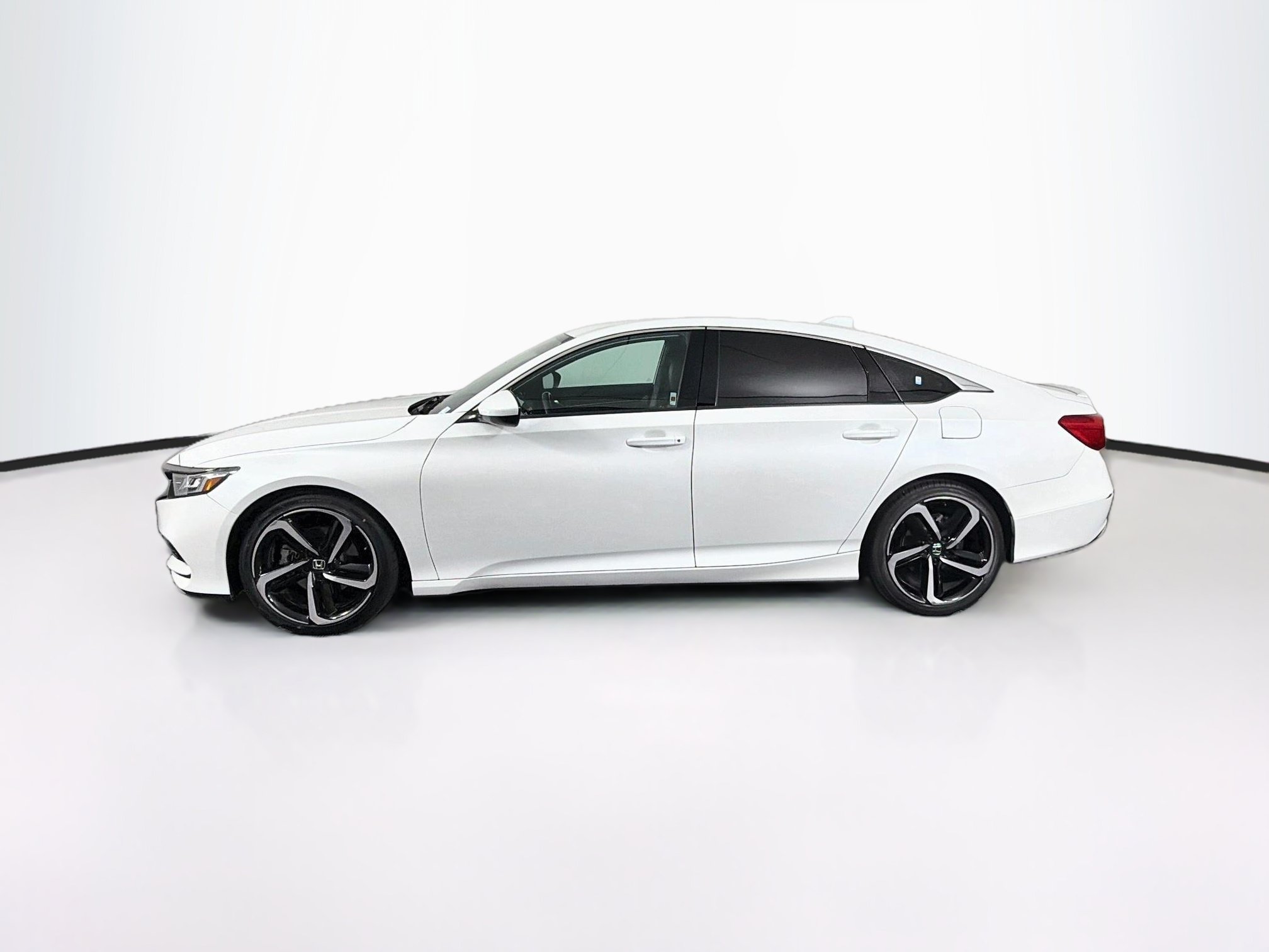 Used 2019 Honda Accord Sport image 4