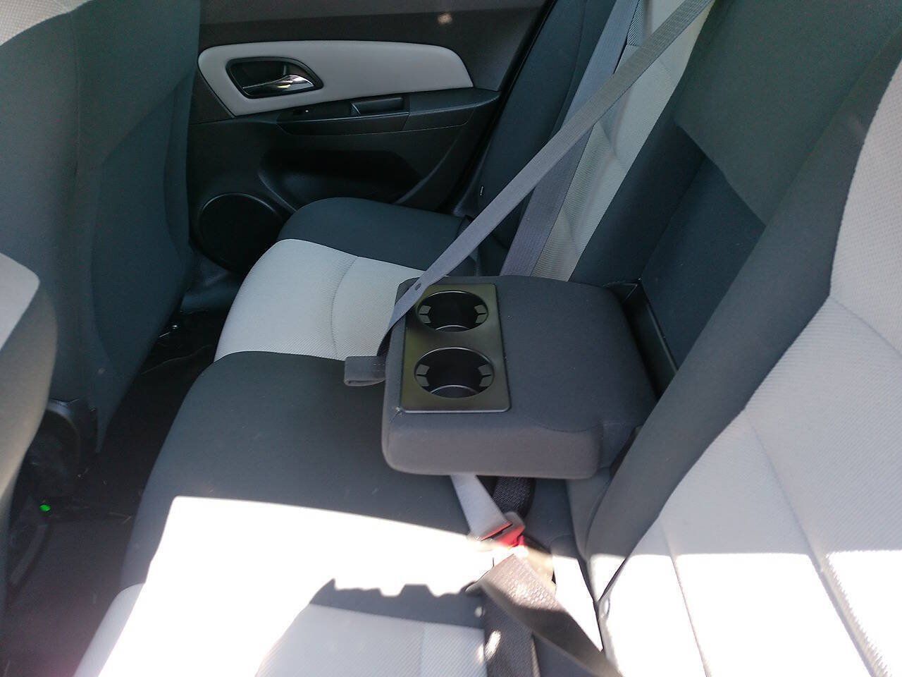 Used 2012 Chevrolet Cruze LS FWD image 15