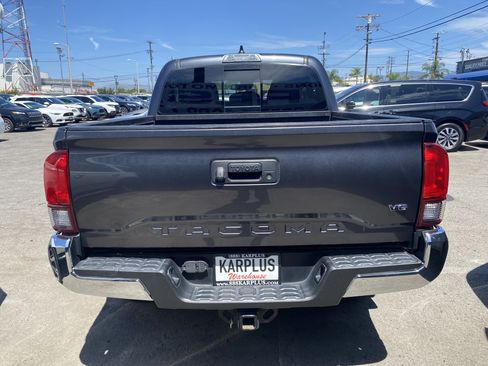 Used 2021 Toyota Tacoma SR5 RWD image 9
