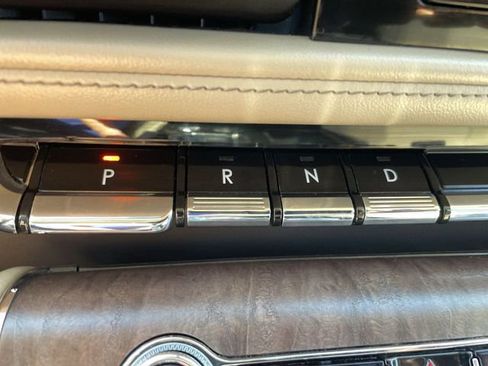 Used 2020 Lincoln Aviator Reserve w/ Equipment Group 202A AWD/4WD image 16