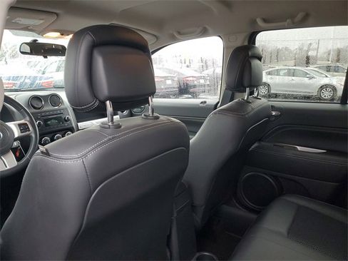 Used 2015 Jeep Compass Latitude image 9