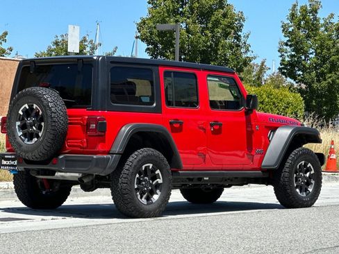 Used 2025 Jeep Wrangler Unlimited Rubicon 4xe w/ Convenience Group AWD/4WD image 4