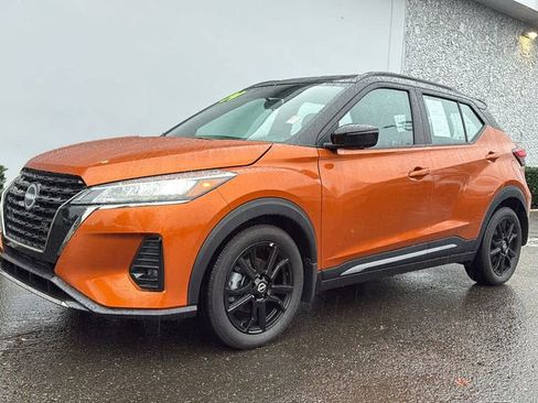 Certified 2024 Nissan Kicks SR image 1