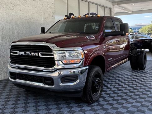 Used 2021 RAM 3500 Big Horn image 2