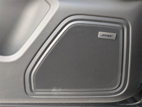 Used 2025 Porsche Macan image 14