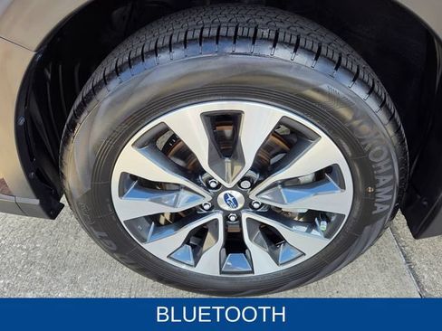 Certified 2025 Subaru Outback Limited AWD/4WD image 11