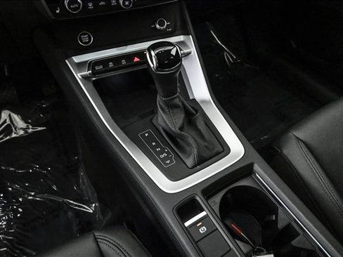 Certified 2025 Audi Q3 2.0T Premium w/ Convenience Package image 12