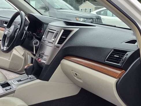 Used 2014 Subaru Outback 2.5i Limited w/ Moonroof Package AWD/4WD image 20