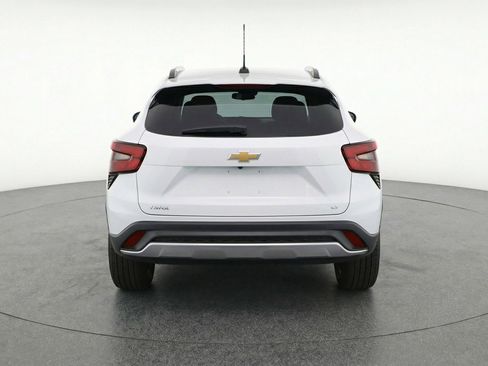 Used 2025 Chevrolet Trax LT w/ LT Convenience Package image 7