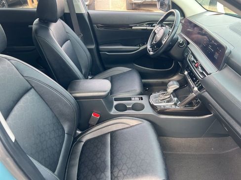 Certified 2024 Kia Seltos SX w/ SX Sunroof Package image 22