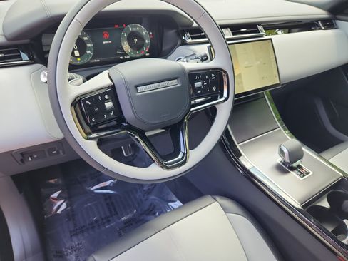 Used 2026 Land Rover Range Rover Velar Dynamic SE image 15