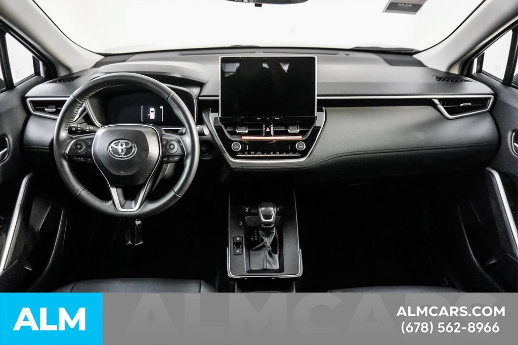 Used 2026 Toyota Corolla Cross XLE FWD image 16
