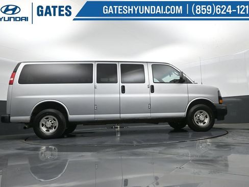 Used 2019 Chevrolet Express 3500 LS image 28