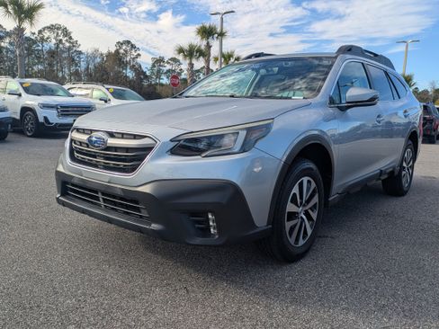 Used 2020 Subaru Outback Premium image 8