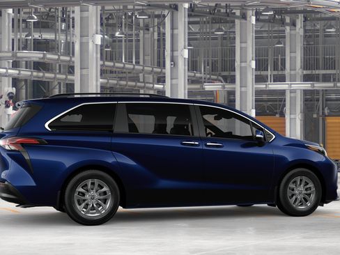 New 2026 Toyota Sienna XLE AWD/4WD image 13