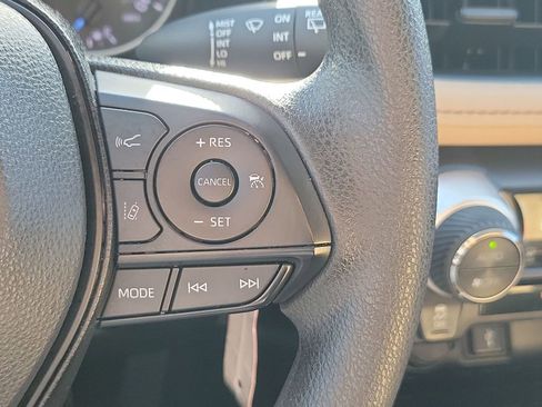 Used 2022 Toyota RAV4 LE image 34