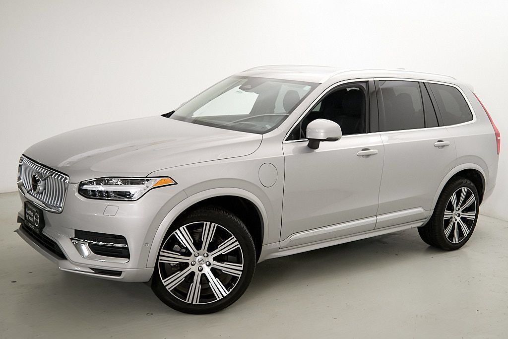 Certified 2024 Volvo XC90 T8 Ultimate w/ Protection Package Premier AWD/4WD image 3