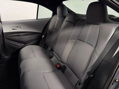 Used 2025 Toyota Corolla SE image 16