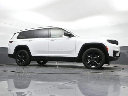 Used 2023 Jeep Grand Cherokee L Laredo AWD/4WD image 24