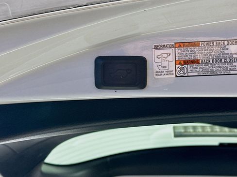 Used 2016 Toyota RAV4 XLE image 28