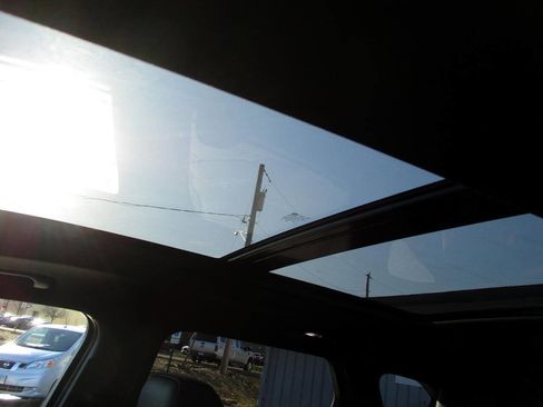 Used 2022 Chevrolet Blazer RS w/ Enhanced Convenience Package image 12