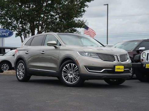 Used 2016 Lincoln MKX Reserve w/ Technology Package FWD image 2