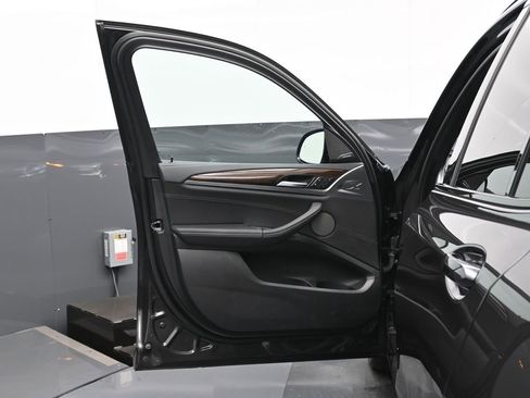 Used 2024 BMW X3 M40i w/ Premium Package image 8