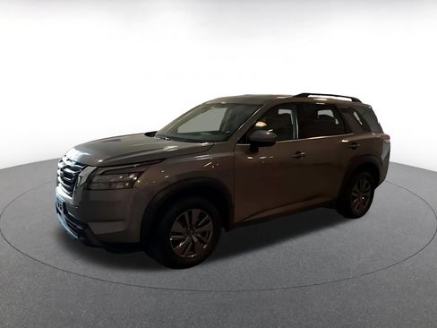 Used 2025 Nissan Pathfinder SV AWD/4WD image 7
