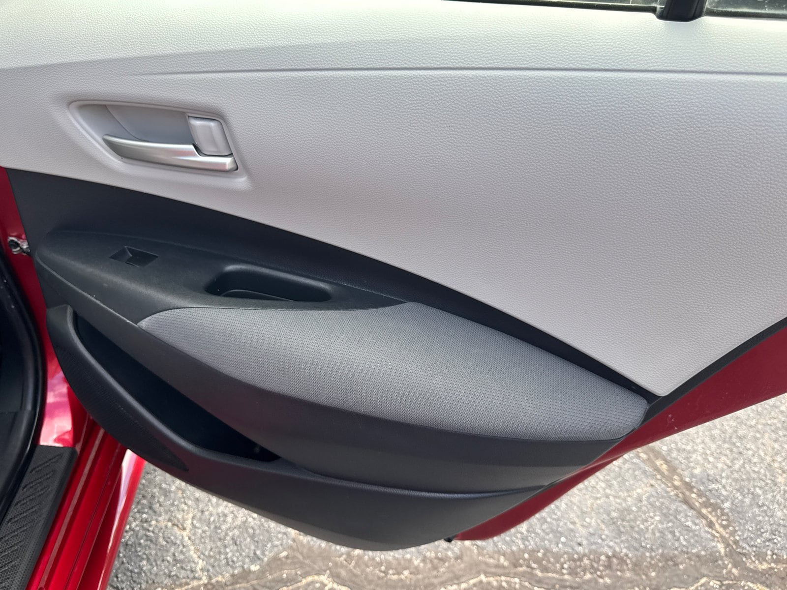 Used 2021 Toyota Corolla LE FWD image 17