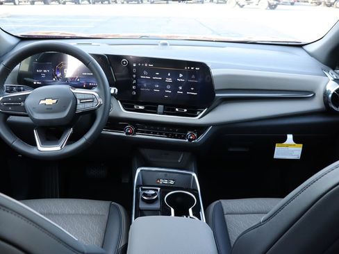 New 2027 Chevrolet Equinox LT w/ Convenience Package II FWD image 22