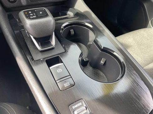 Used 2024 Nissan Rogue SV FWD image 27