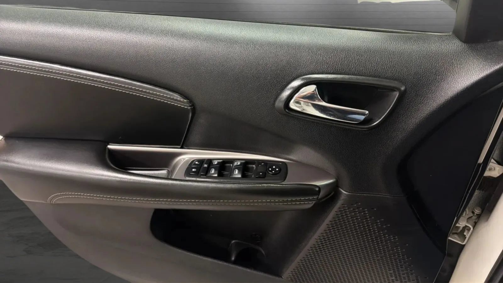 Used 2018 Dodge Journey Crossroad FWD image 18