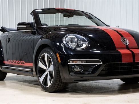 Used 2013 Volkswagen Beetle 2.0T FWD image 1