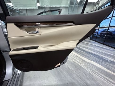 Used 2017 Lexus ES 350 350 w/ Luxury Package image 43