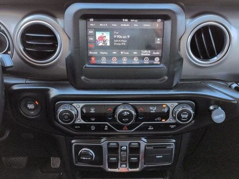 Used 2021 Jeep Wrangler Unlimited Sahara AWD/4WD image 18